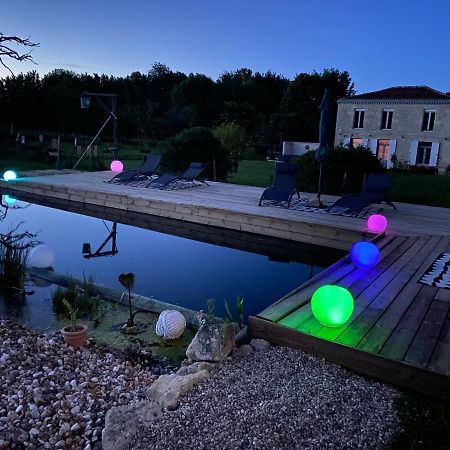 Bourg-sur-Gironde Chambre D'Hote Pres Bordeaux Au Chateau Camponac מראה חיצוני תמונה