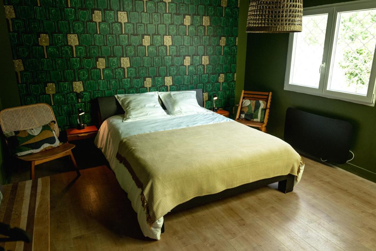 Bourg-sur-Gironde Chambre D'Hote Pres Bordeaux Au Chateau Camponac מראה חיצוני תמונה