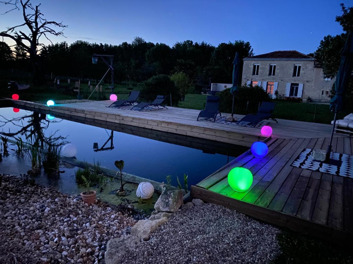 Bourg-sur-Gironde Chambre D'Hote Pres Bordeaux Au Chateau Camponac מראה חיצוני תמונה